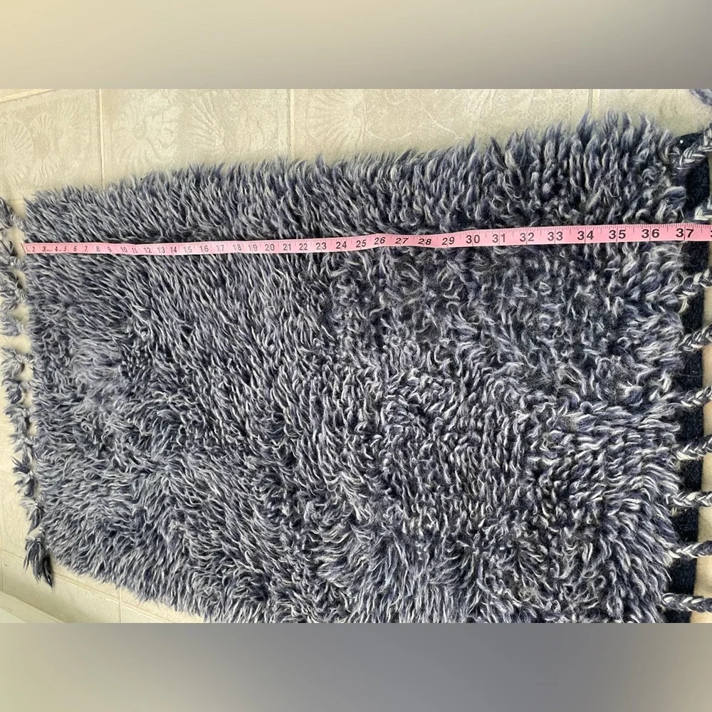 Anthropologie blue and white tassel wool shag rug bath mat 3X2
